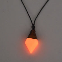 Load image into Gallery viewer, Glowing Fashion Arrow Necklace